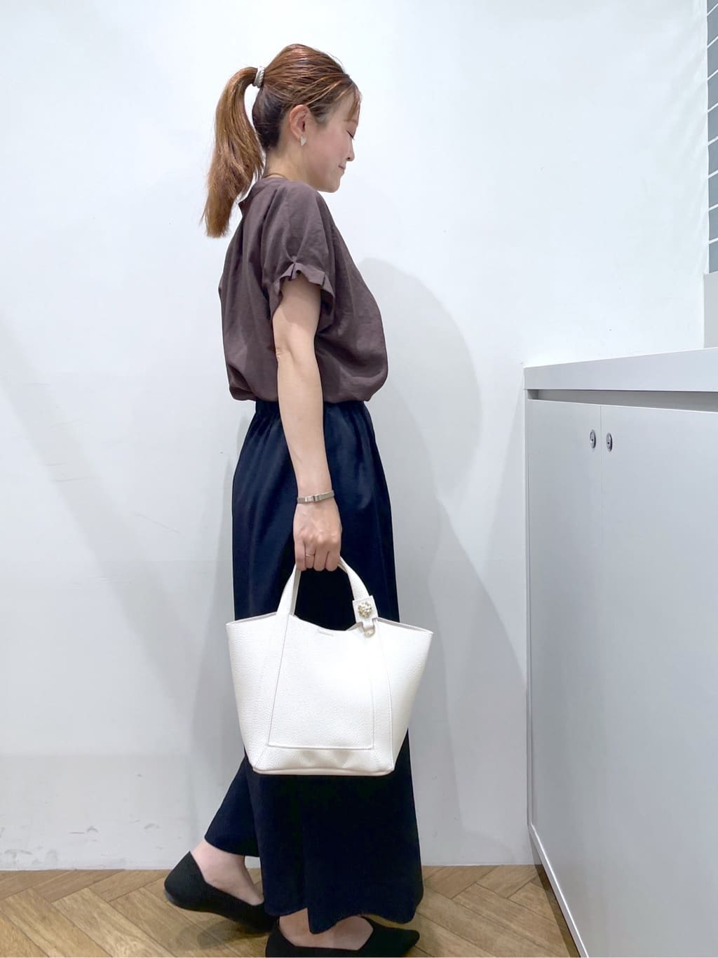 Junさんの「index｜《7色展開／XS-LLサイズ》タックスリーブスキッパーブラウス【洗濯機洗い可／吸水速乾／抗ピル／防シ」を使ったコーディネート