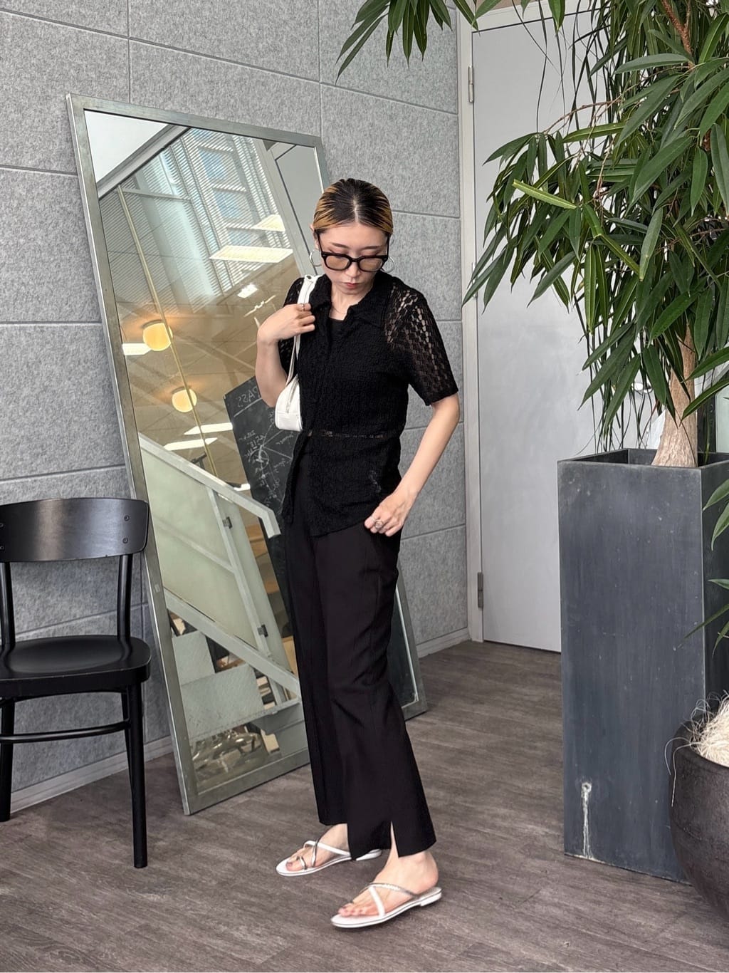 kotakiさんの「INDIVI｜クロップドスリットパンツ」を使ったコーディネート