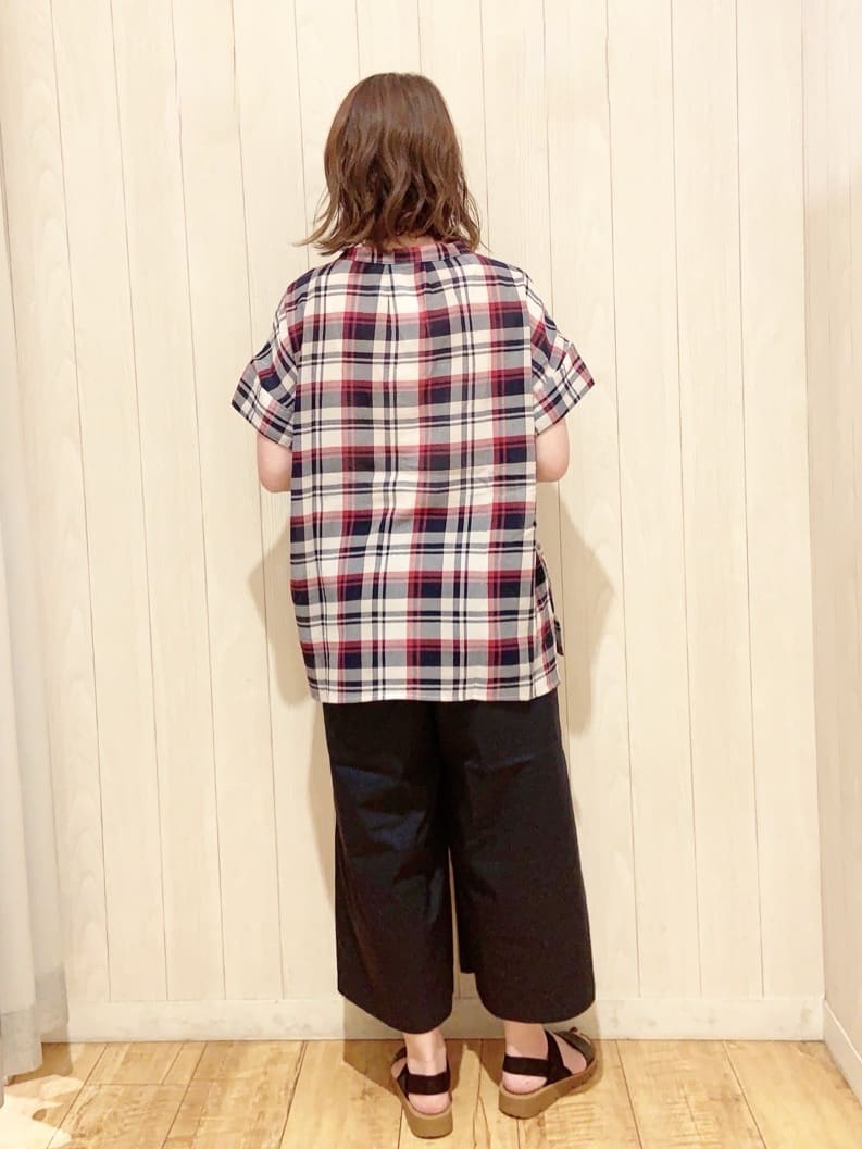 あいこさんの「SHOO･LA･RUE｜【ひんやり/UV】キレイもすっきりも叶える マリン風ガウチョパンツ」を使ったコーディネート
