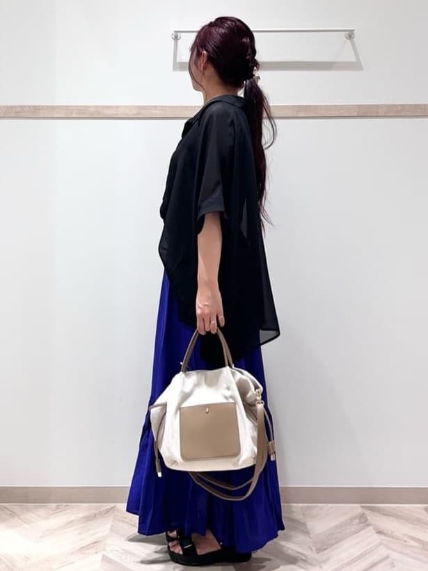 nanaさんの「SHOO･LA･RUE｜◆【高レビュー】スポーティで上品 大人のためのテープスポサン」を使ったコーディネート