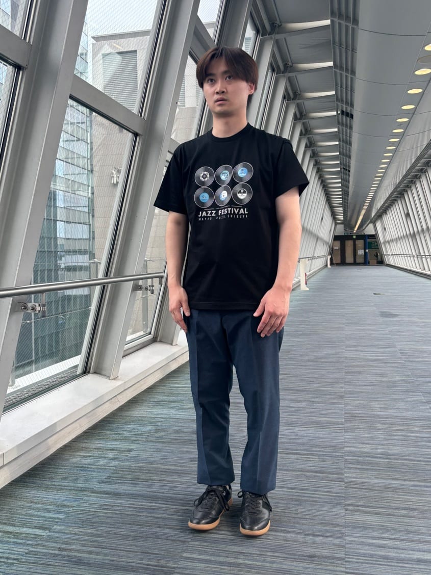 圭哉さんの「TAKEO KIKUCHI｜【抗菌防臭】COOL DOTS（R）ドビープリント ジャケット」を使ったコーディネート