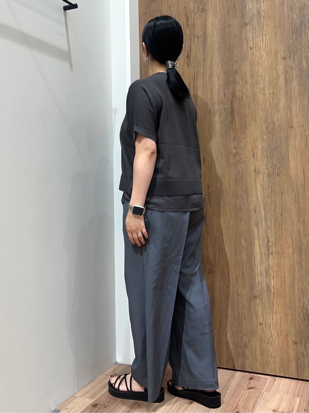Reinaさんの「grove｜◆ラフィアバケツタッセル巾着ショルダー」を使ったコーディネート