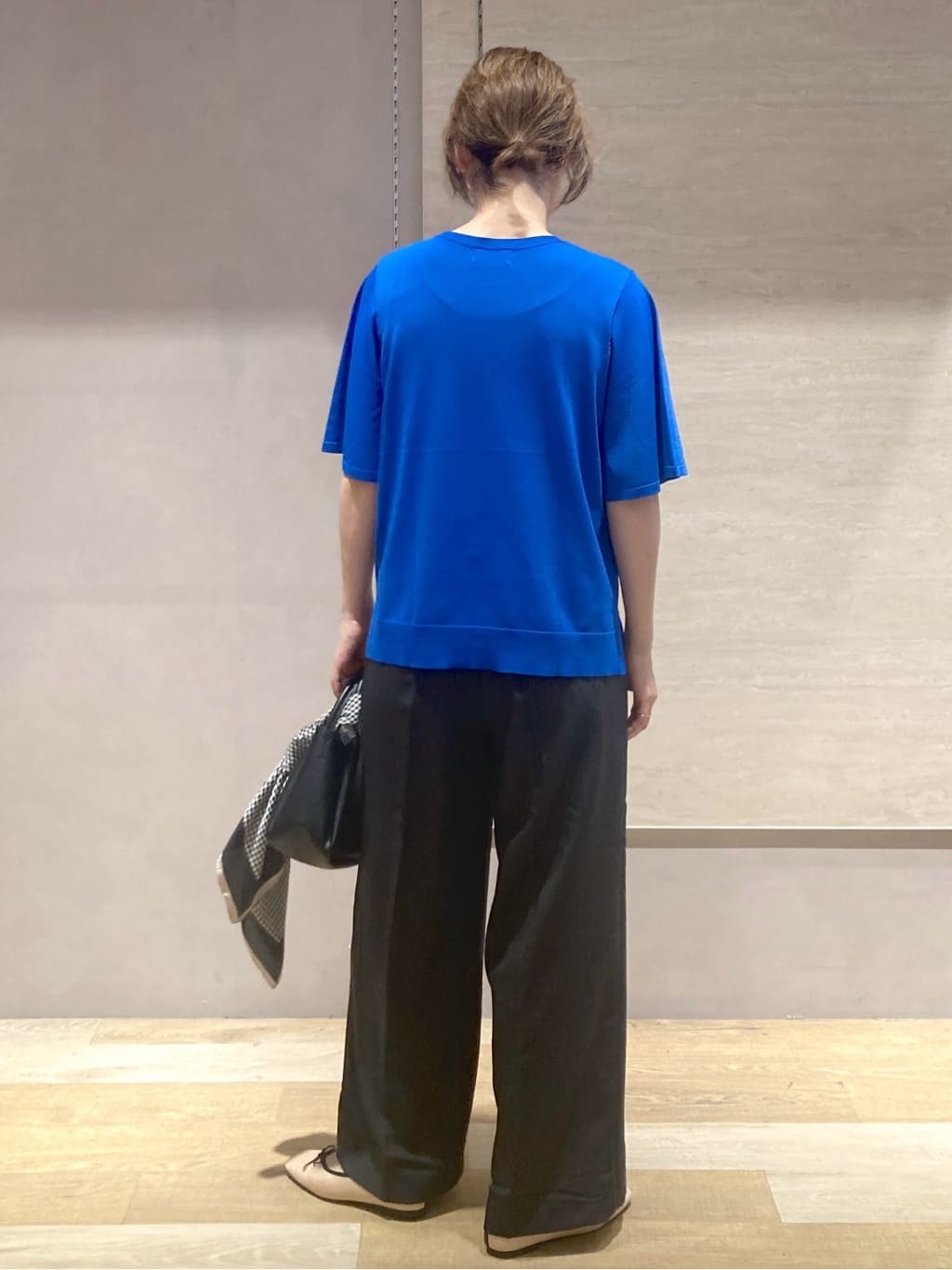 たけねぇさんの「OPAQUE.CLIP｜ウエストサテン使いイージーワイドパンツ【洗濯機洗い可】」を使ったコーディネート