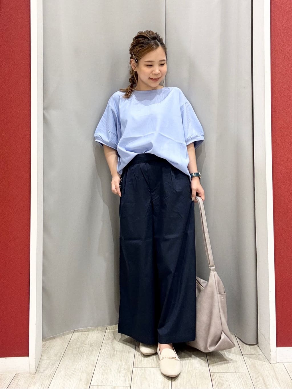 shioさんの「SHOO･LA･RUE｜【ひんやり/洗濯後しわになりにくい】リブ切り替えドルマンブラウス」を使ったコーディネート