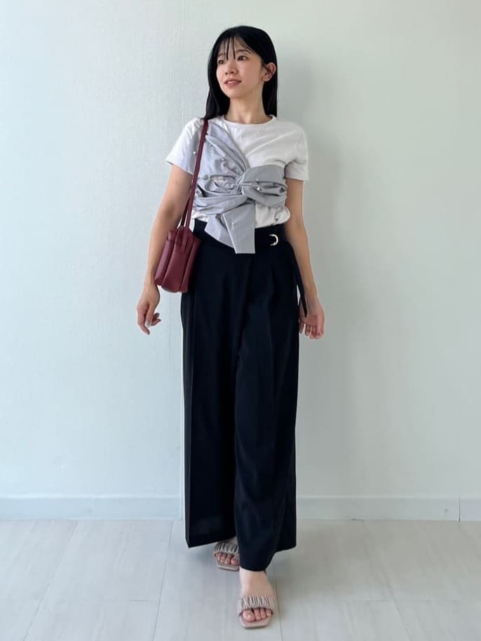 Mori Moriさんの「index｜パール調アシメドッキングTシャツ【洗える／接触冷感】」を使ったコーディネート