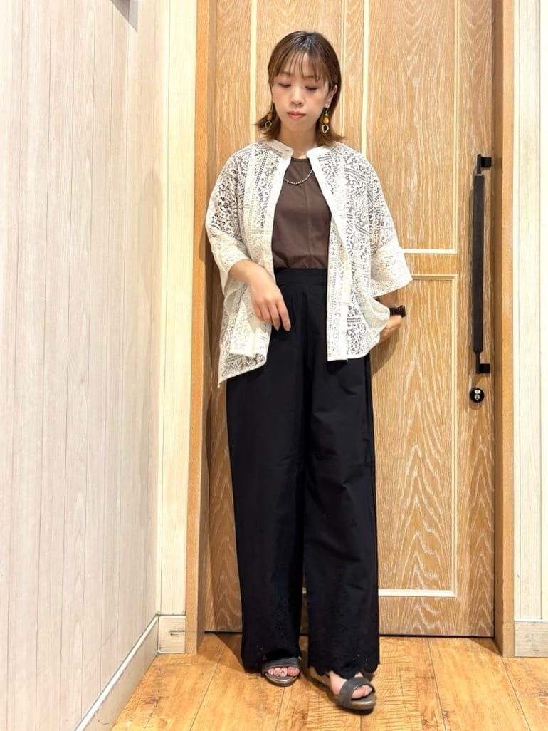 meiさんの「SHOO･LA･RUE｜【S-LL/UV/プチプラ】お袖タックで好印象 デザインTシャツ」を使ったコーディネート