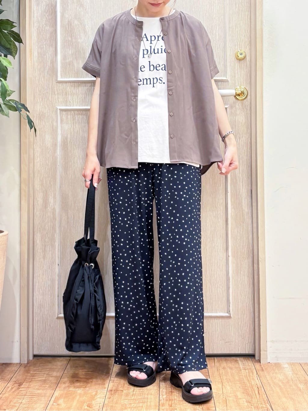 なみさんの「SHOO･LA･RUE｜【洗える/プチプラ】大人の抜け感をプラスする バンドカラーシャツ」を使ったコーディネート