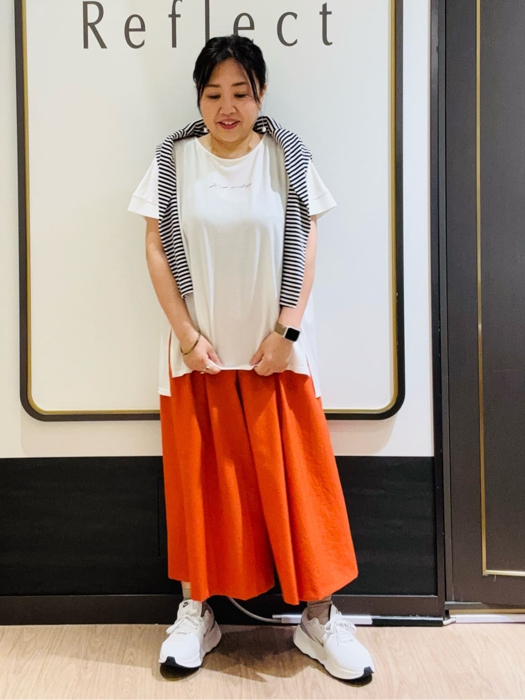 かまちゃんさんの「Reflect｜◆【E‐QUALITY】チュニック丈ロゴTシャツ」を使ったコーディネート