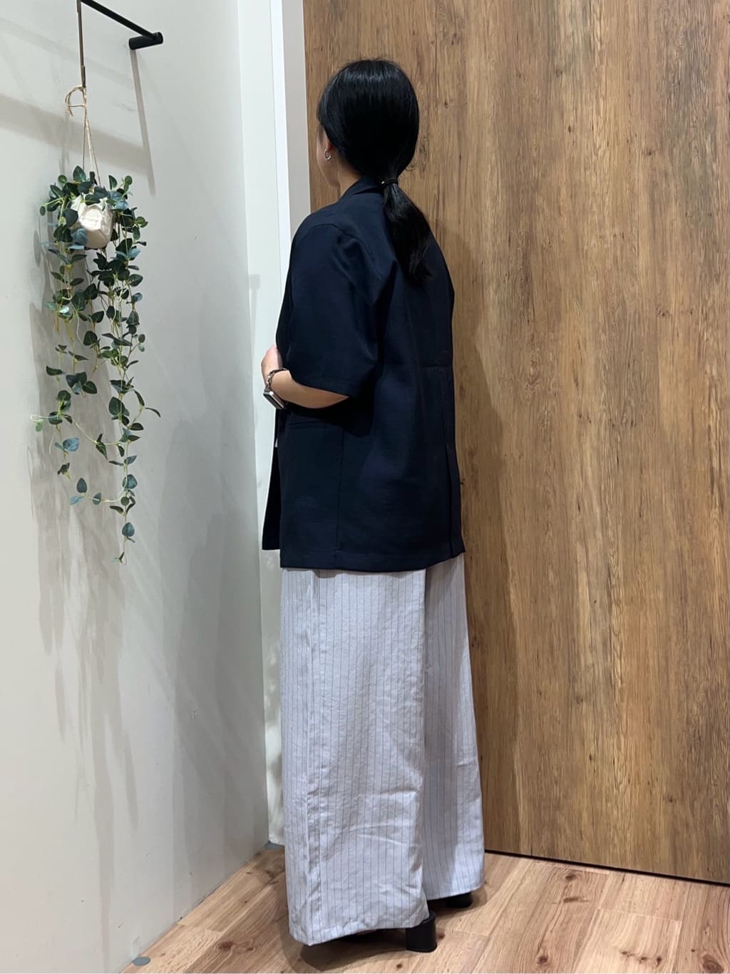 Reinaさんの「grove｜軽やかに羽織れて、きちんと見え ハーフスリーブテーラードジャケット」を使ったコーディネート