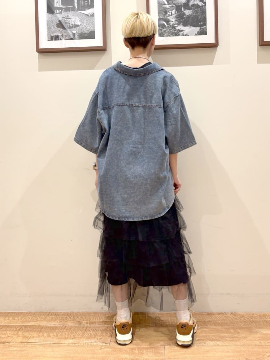 Ayumiさんの「SHOO･LA･RUE｜【ひんやり/汗ジミ軽減/UVカット】プリントアソート BIG Tシャツ」を使ったコーディネート