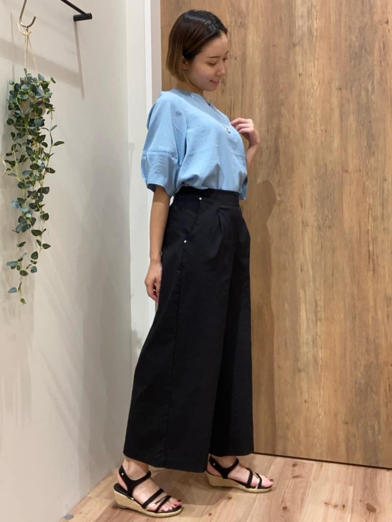まなしぃさんの「grove｜サマーハイパーストレッチワイドパンツ」を使ったコーディネート