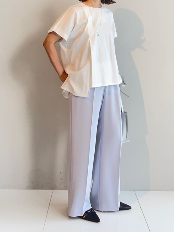 murayamaさんの「INDIVI｜【洗える／汗ジミ防止】バイカラー＆アシメヘム Tシャツ」を使ったコーディネート