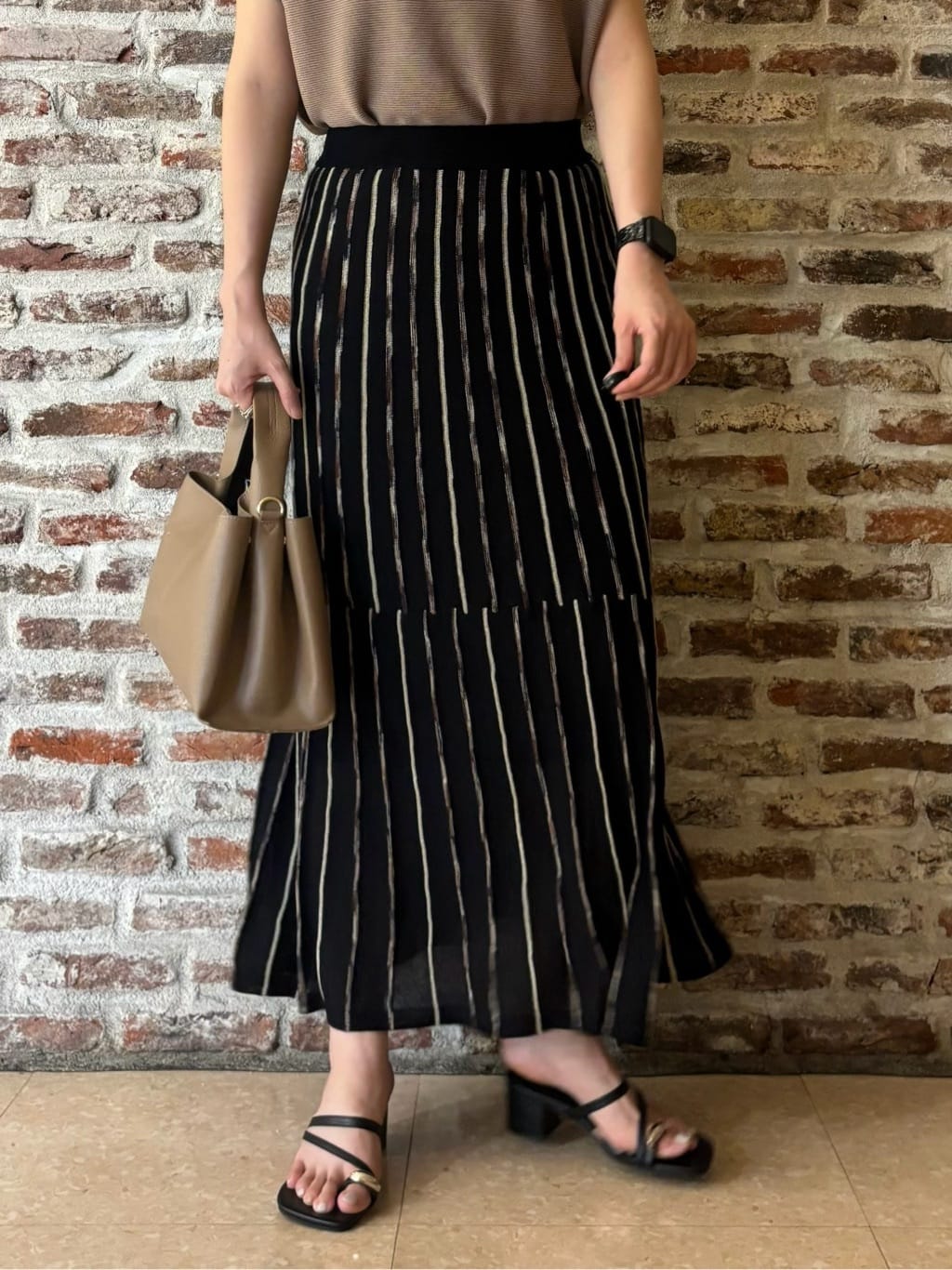 しばさんの「THE SHOP TK｜【6色展開】さらさらフレンチニット【毛玉になりにくい/洗濯機OK】」を使ったコーディネート