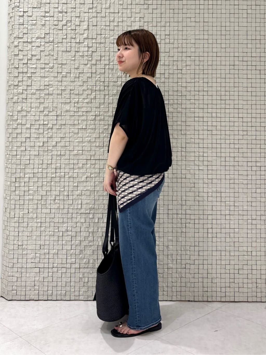 sakuさんの「INDIVI｜【洗える／体型カバー】シャーリングシアートップス」を使ったコーディネート