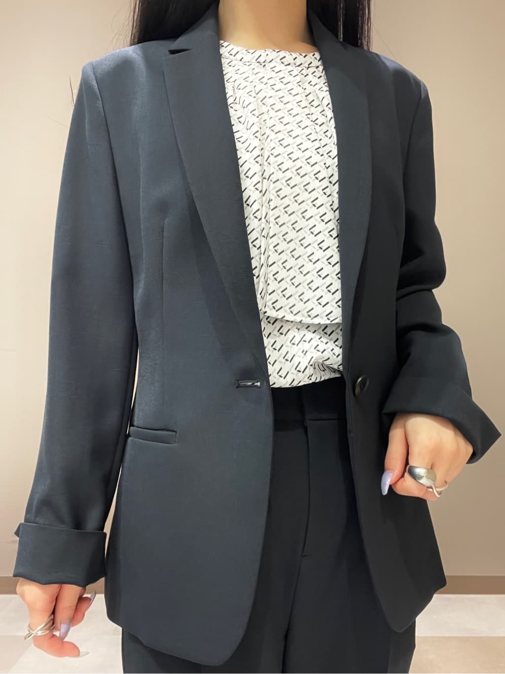 KEIKOさんの「INDIVI｜【定番スーツ／UVケア／洗える】ウール調テーラードジャケット」を使ったコーディネート