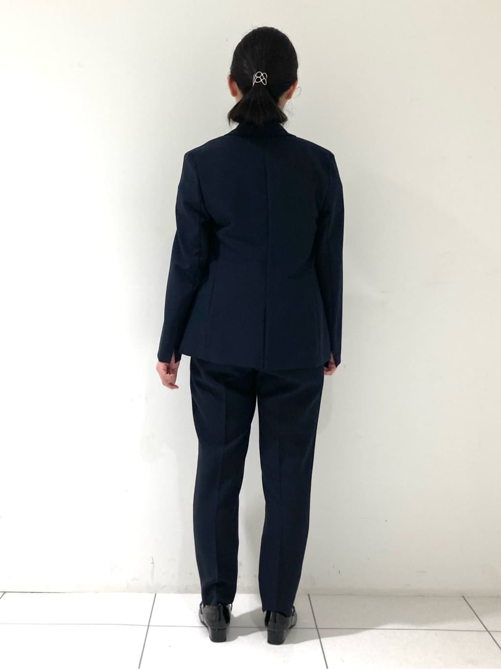 momokoさんの「INDIVI｜【定番スーツ／UVケア／洗える】ウール調テーラードジャケット」を使ったコーディネート
