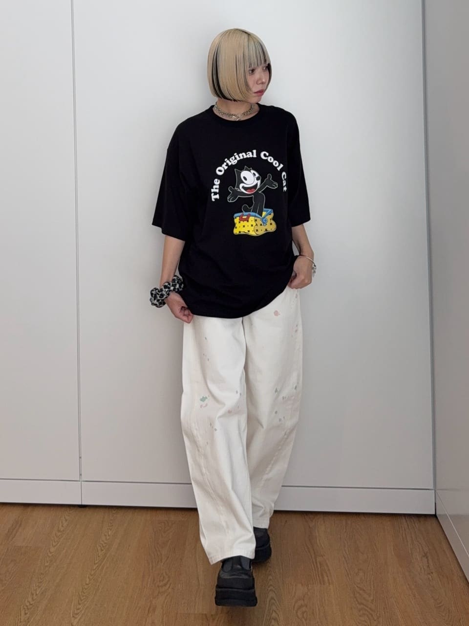 川本葵さんの「tk.TAKEO KIKUCHI｜バレルシルエットパンツ（デニム＆カラーパンツ）」を使ったコーディネート