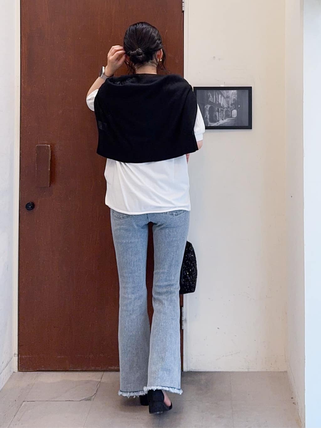 𝐇𝐢𝐫𝐨𝐦𝐢さんの「SHOO･LA･RUE｜【S-LL/ひんやり/UV】ぷっくりラメプリントロゴTシャツ」を使ったコーディネート