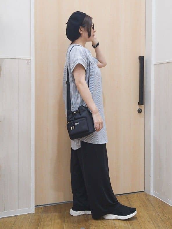 たぐちゃんさんの「SHOO･LA･RUE｜【S-LL/ひんやり/体型カバー】サッカーストライプ Aラインチュニックブラウス」を使ったコーディネート