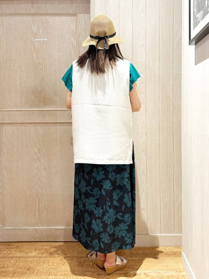 yukaさんの「SHOO･LA･RUE｜【S-LL】夏のレイヤードコーデに さらりと着られるメッシュジレ」を使ったコーディネート