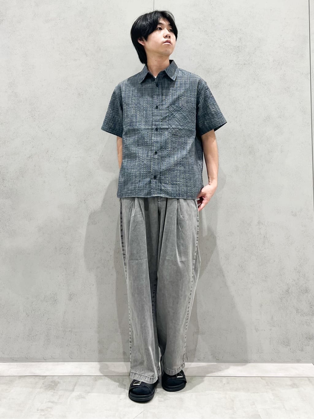SHI-MAさんの「THE SHOP TK｜シアサッカーチェックシャツ 【洗濯機OK】」を使ったコーディネート