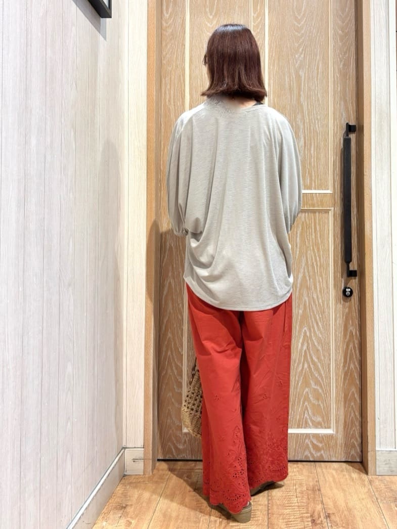 meiさんの「SHOO･LA･RUE｜【UV/さらさらタッチ】女性らしさ漂う 5分袖ボレロカーディガン」を使ったコーディネート