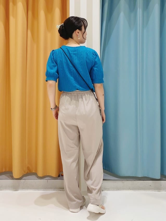 ぽんちゃんさんの「SHOO･LA･RUE｜【着丈選べる】触れる度ひんやり ゆるきれい イージーワイドパンツ」を使ったコーディネート