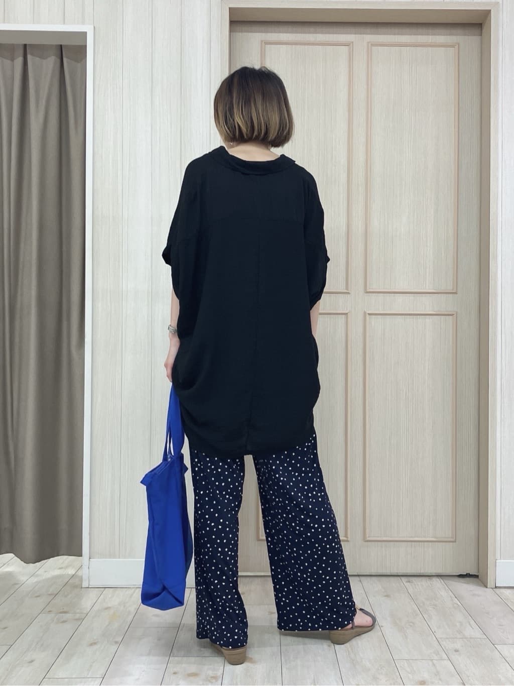Turnerさんの「SHOO･LA･RUE｜【ひんやり】すっきりきれいに体型カバー コクーンシルエットワンピース」を使ったコーディネート