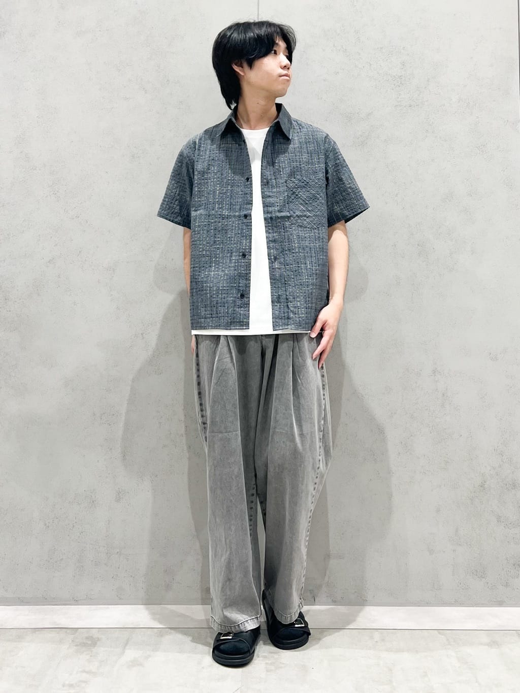 SHI-MAさんの「THE SHOP TK｜シアサッカーチェックシャツ 【洗濯機OK】」を使ったコーディネート