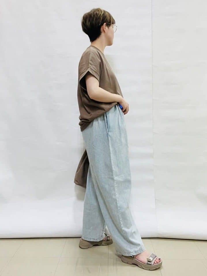 なっちゃんさんの「SHOO･LA･RUE｜【S-LL/汗ジミ軽減/ひんやり/UV】体型カバーに タック入りドルマントップス」を使ったコーディネート