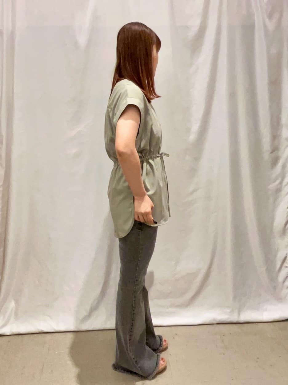 ゆっきーさんの「SHOO･LA･RUE｜【S-LL】シルエットが変えられる ウエストリボンブラウス」を使ったコーディネート