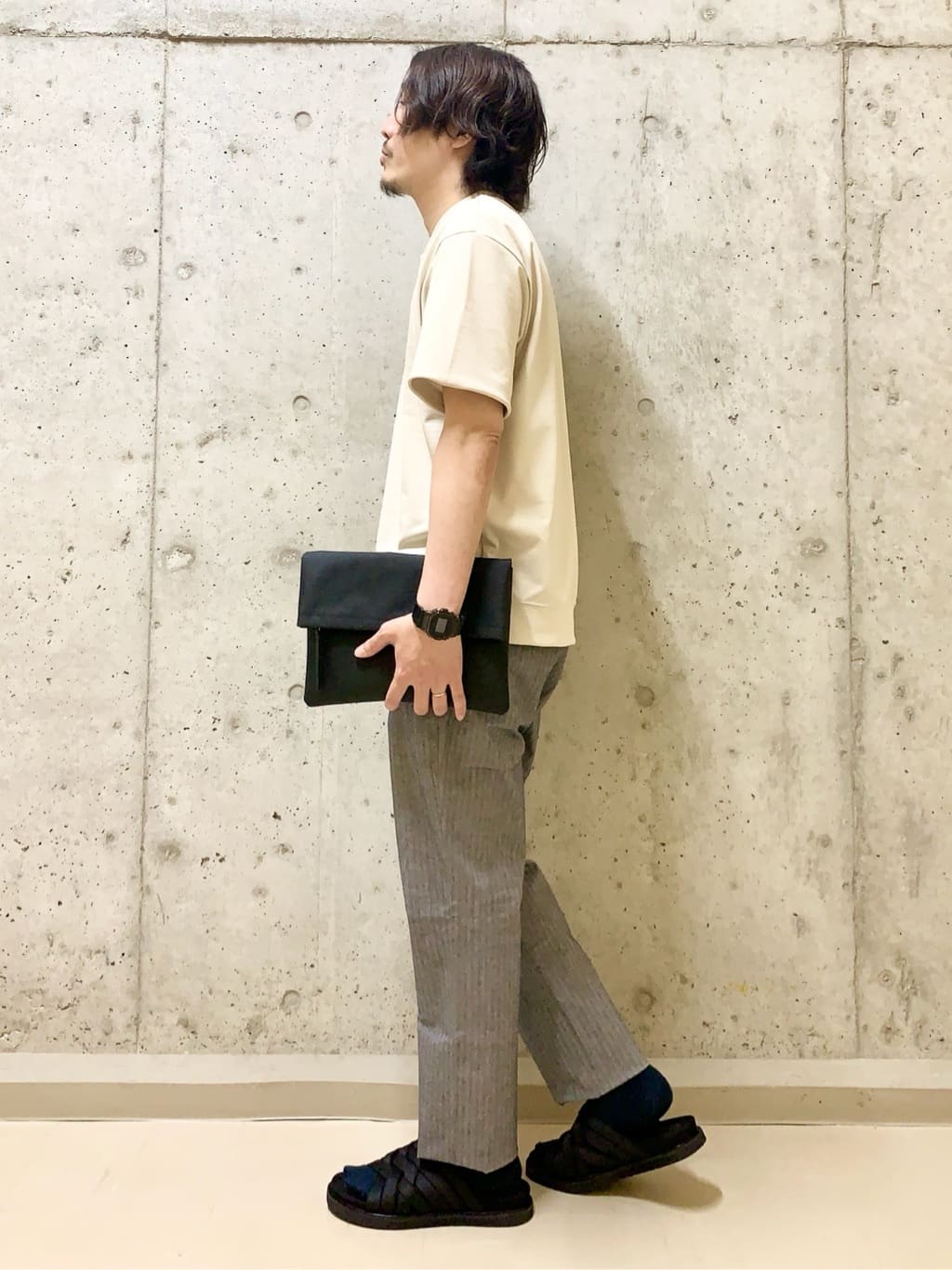 木村剛さんの「TAKEO KIKUCHI｜【Made in JAPAN】播州織 ヘリンボン ストレート パンツ」を使ったコーディネート