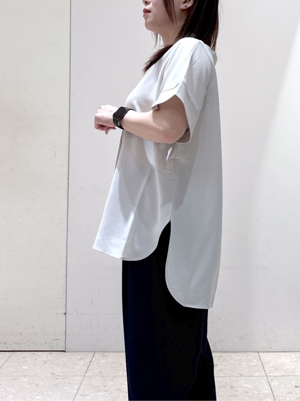 mameさんの「OPAQUE.CLIP｜《5色展開／SS-LLサイズ》スキッパー金ボタンブラウス／セットアップ対応【防シワ／ストレッチ／洗濯」を使ったコーディネート