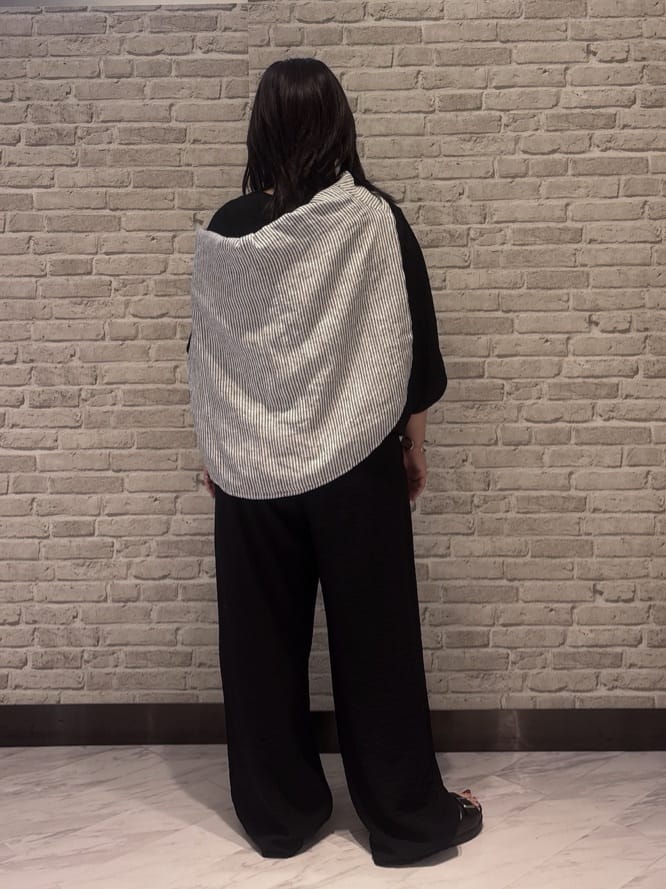 Akiさんの「INDIVI｜【洗える／UVケア／SETUP可能】ドロストワイドパンツ」を使ったコーディネート