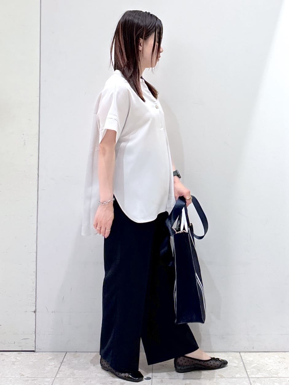 mameさんの「OPAQUE.CLIP｜《5色展開／SS-LLサイズ》スキッパー金ボタンブラウス／セットアップ対応【防シワ／ストレッチ／洗濯」を使ったコーディネート
