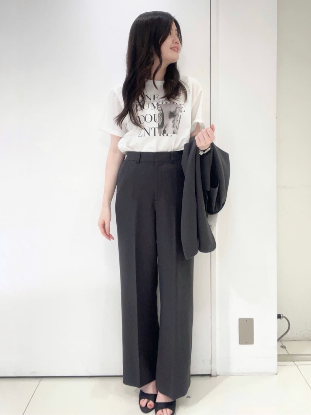 moeさんの「UNTITLED｜【ロゴT/プリントT】グラフィックTシャツ」を使ったコーディネート
