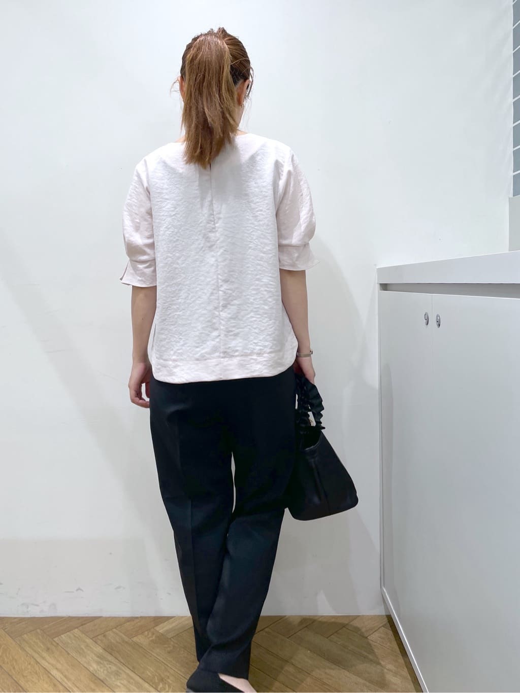 Junさんの「index｜《8色展開／XS-LLサイズ》タックパフスリーブブラウス【洗濯機洗い可／吸水速乾／防シワ／抗ピル】」を使ったコーディネート