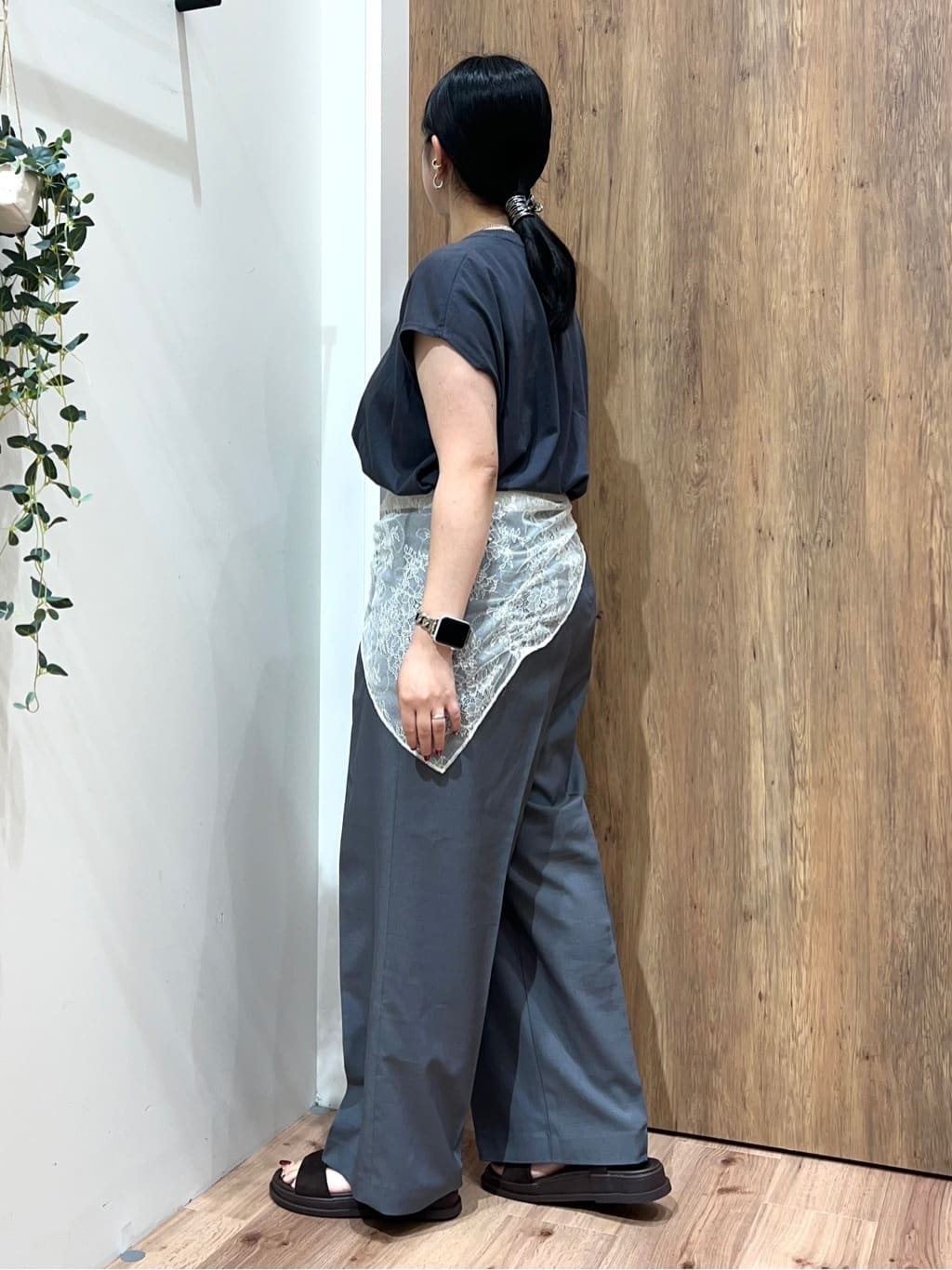Reinaさんの「grove｜【Lee&times;grove別注】PRINT　SLEEVELESS T-SHIRTS」を使ったコーディネート