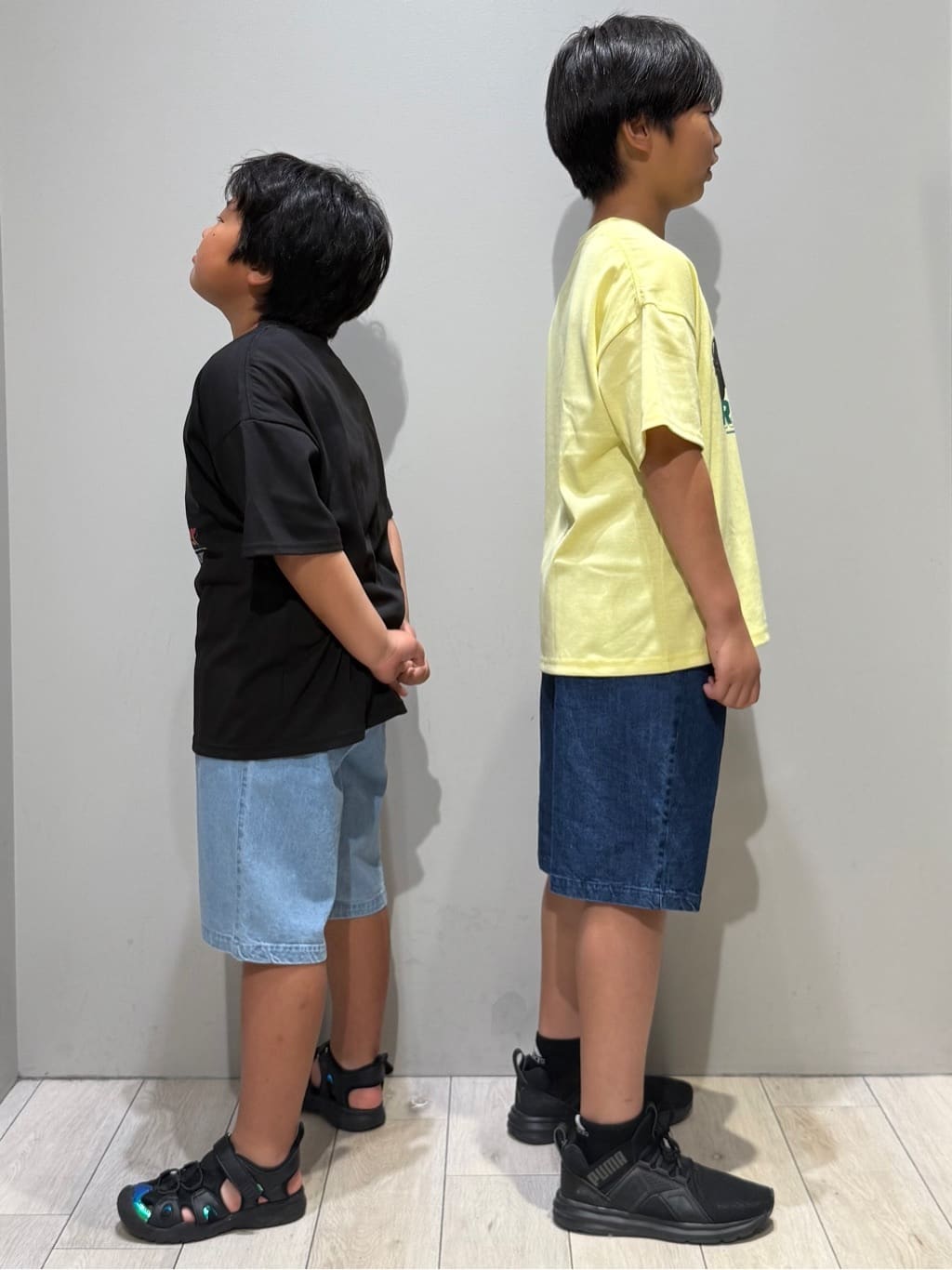 kuboさんの「THE SHOP TK｜【110－160】カープリントTシャツ/洗濯機OK」を使ったコーディネート