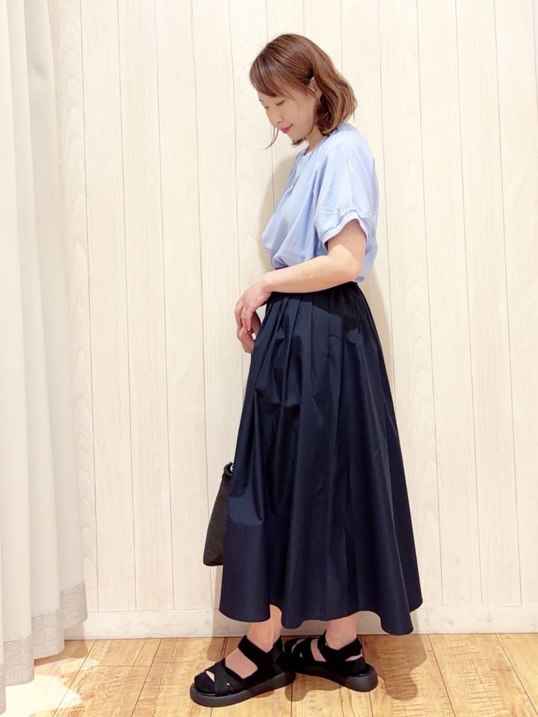あいこさんの「SHOO･LA･RUE｜【ひんやり/洗濯後しわになりにくい】リブ切り替えドルマンブラウス」を使ったコーディネート