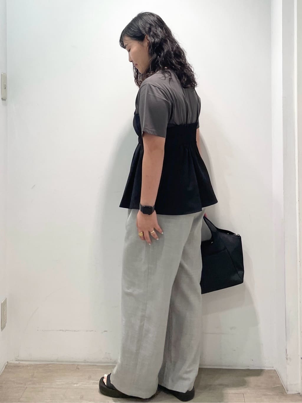 sumicaさんの「OPAQUE.CLIP｜タックビスチェドッキングカットソー【洗濯機洗い可】」を使ったコーディネート