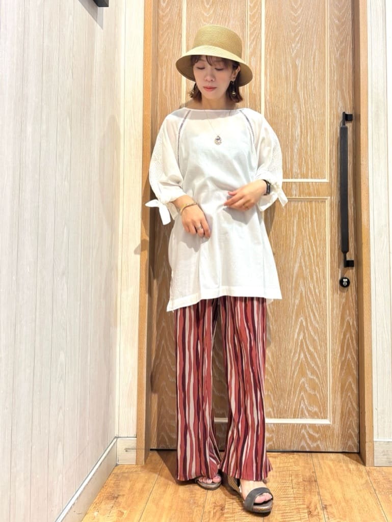 meiさんの「SHOO･LA･RUE｜【S-LL】お袖デザインが華やか はしごレースチュニック」を使ったコーディネート
