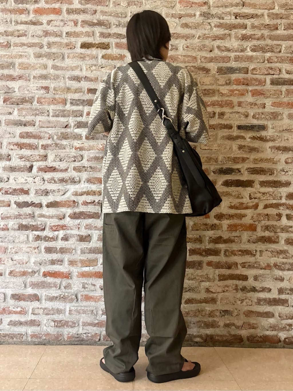しばさんの「THE SHOP TK｜【6色展開】さらさらフレンチニット【毛玉になりにくい/洗濯機OK】」を使ったコーディネート