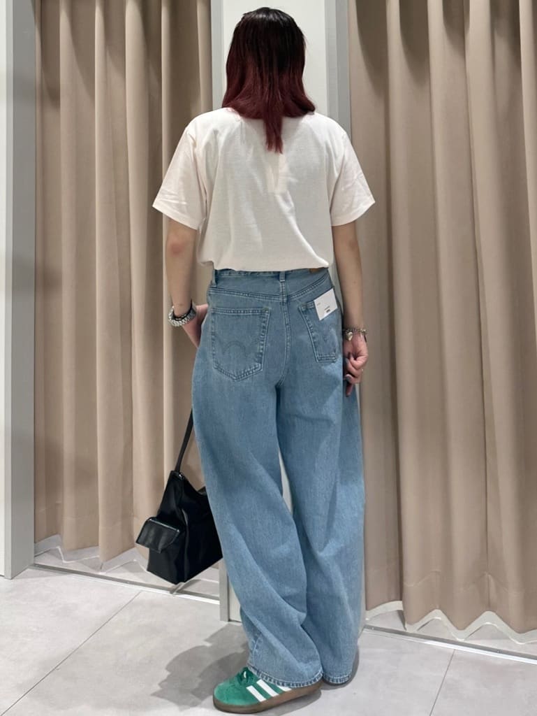 cottonさんの「THE SHOP TK｜カレッジ＆フォトプリントTシャツ【洗濯機OK】」を使ったコーディネート