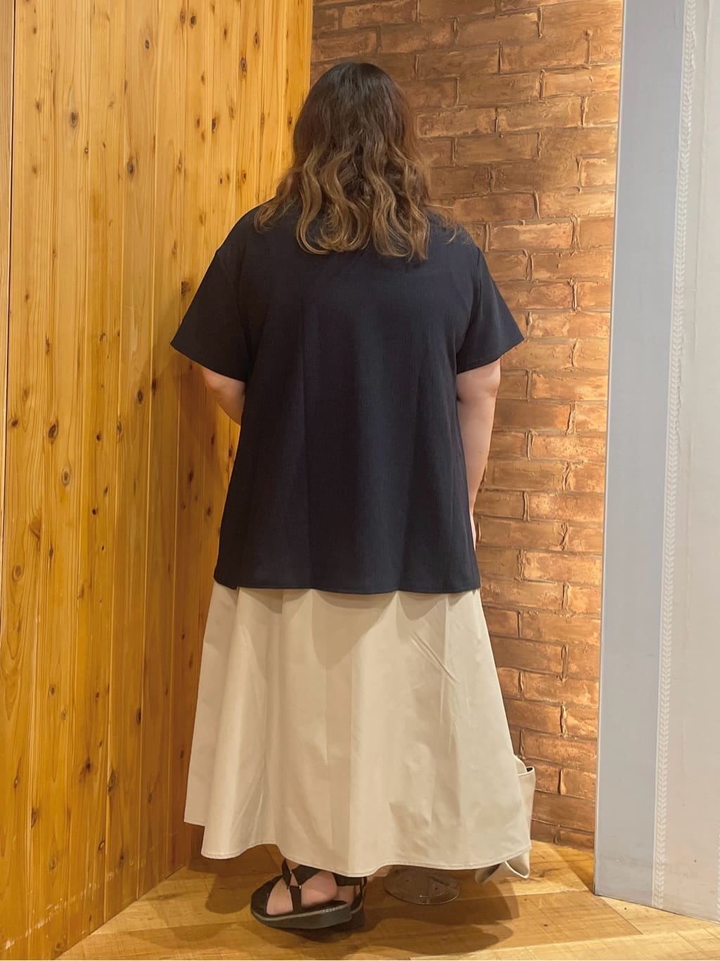 Risaさんの「SHOO･LA･RUE｜【S-LL/洗える/体型カバー/5分袖】涼しくきれいに決まる Aライントップス」を使ったコーディネート