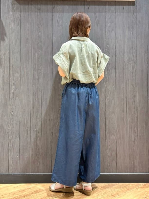 meiさんの「SHOO･LA･RUE｜【S-LL】さらシャリコットン 上品なシアー感のデザインシャツ」を使ったコーディネート