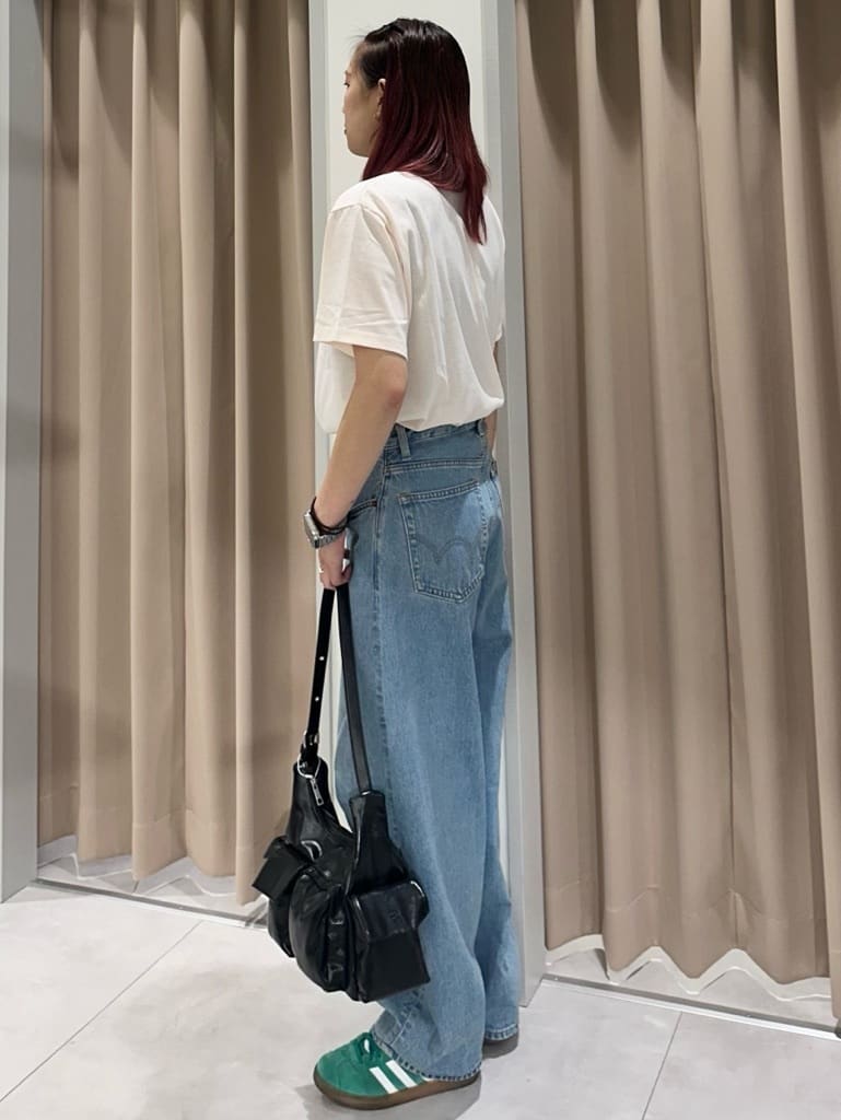 cottonさんの「THE SHOP TK｜カレッジ＆フォトプリントTシャツ【洗濯機OK】」を使ったコーディネート