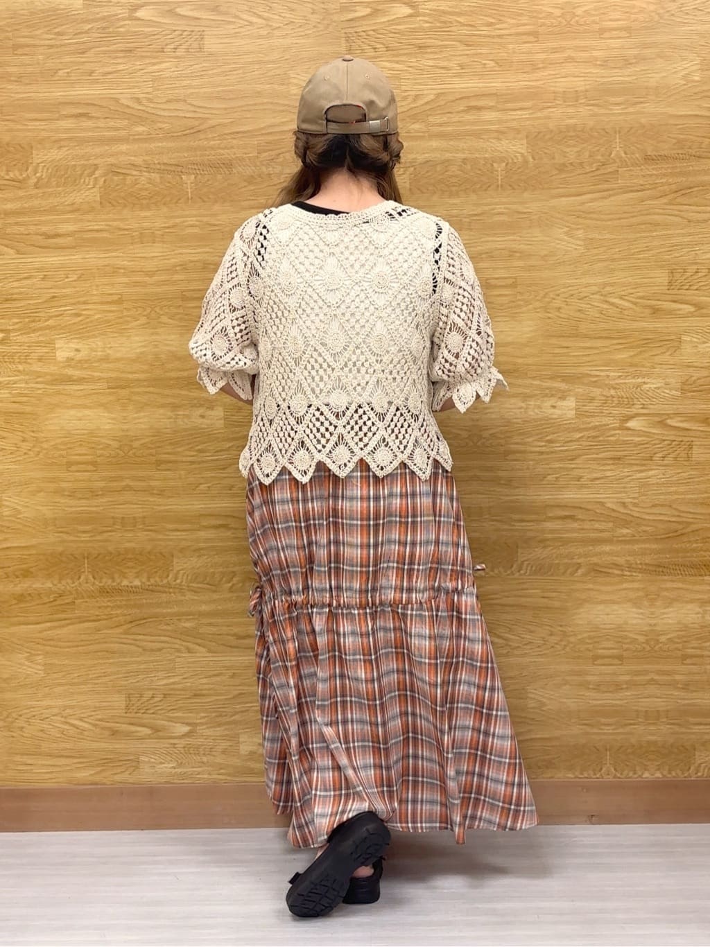 ぁむさんの「SHOO･LA･RUE｜【2WAY】大人のほんのり甘いスタイルに クロシェレースカーディガン」を使ったコーディネート