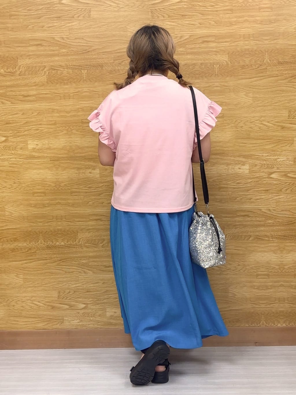 ぁむさんの「SHOO･LA･RUE｜【S-LL/汗ジミ軽減/ひんやり/UVカット】フリルTシャツ」を使ったコーディネート