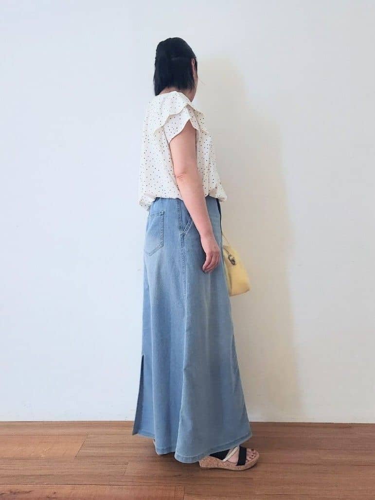 くまさんの「SHOO･LA･RUE｜【S-LL/ひんやり】きちんと見えで好印象 ドット柄デザイントップス」を使ったコーディネート